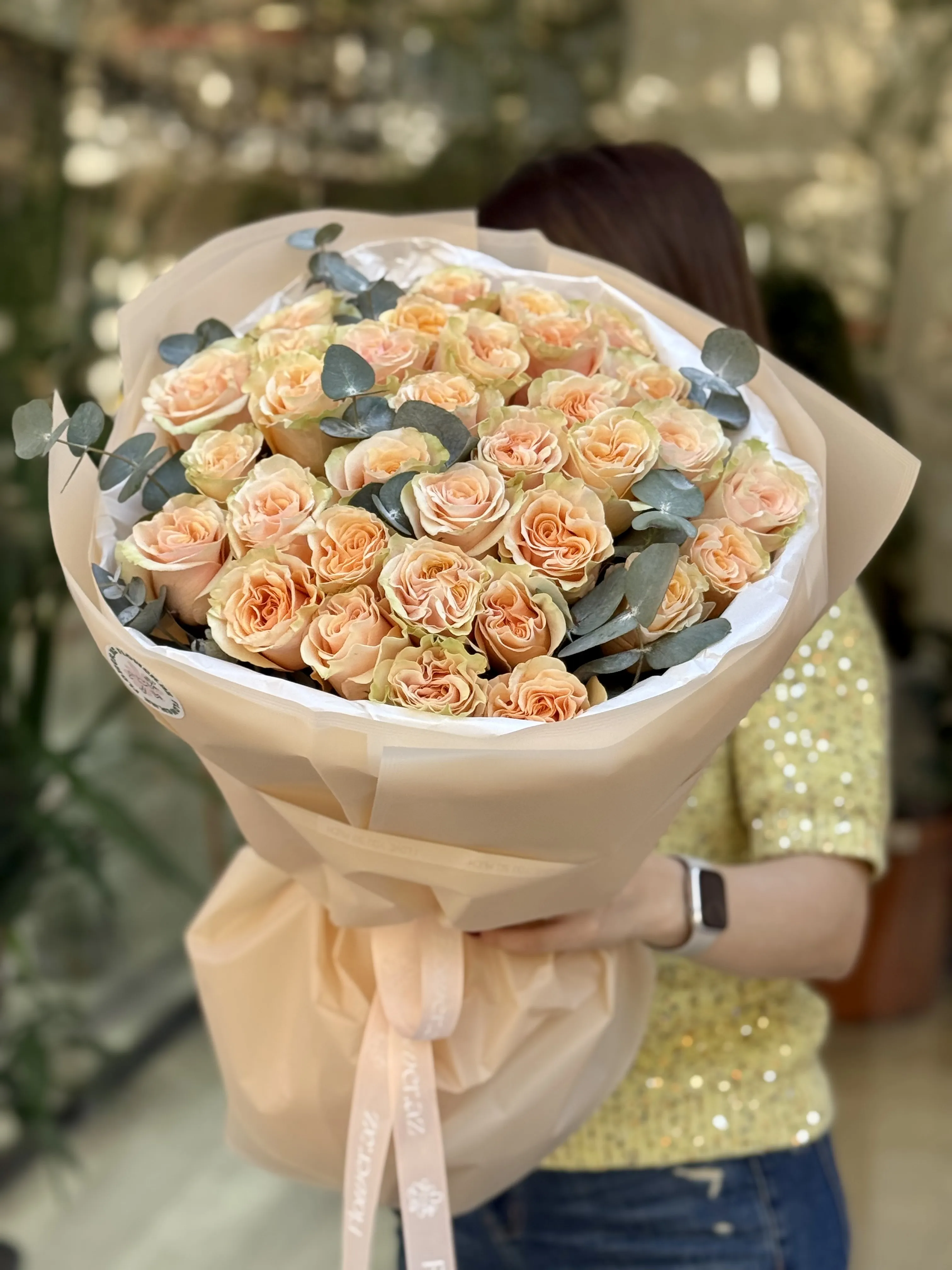 33 Şaftalı Ahəngi Ekvador Qızılgül  buketi