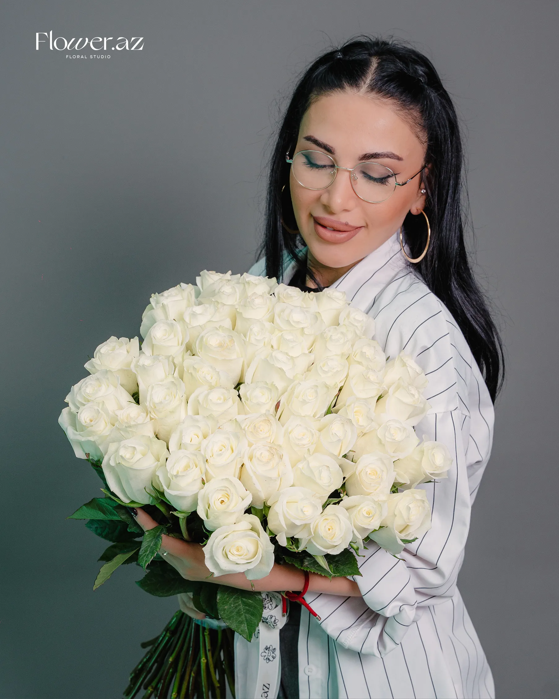 51 Ağ Ekvador Qızılgül 