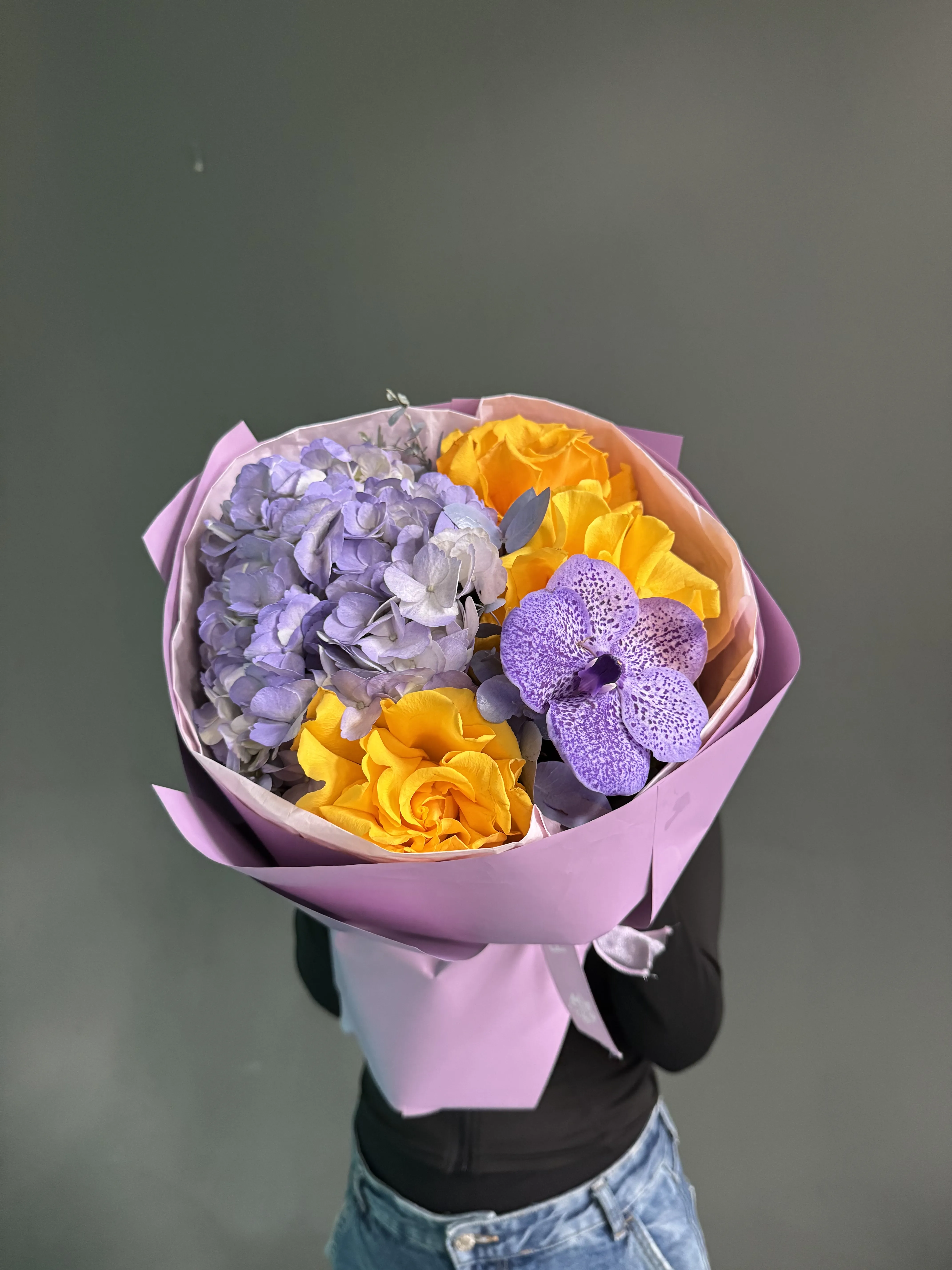 Hidrangea, Gül və Vanda Orxideyası Buketi