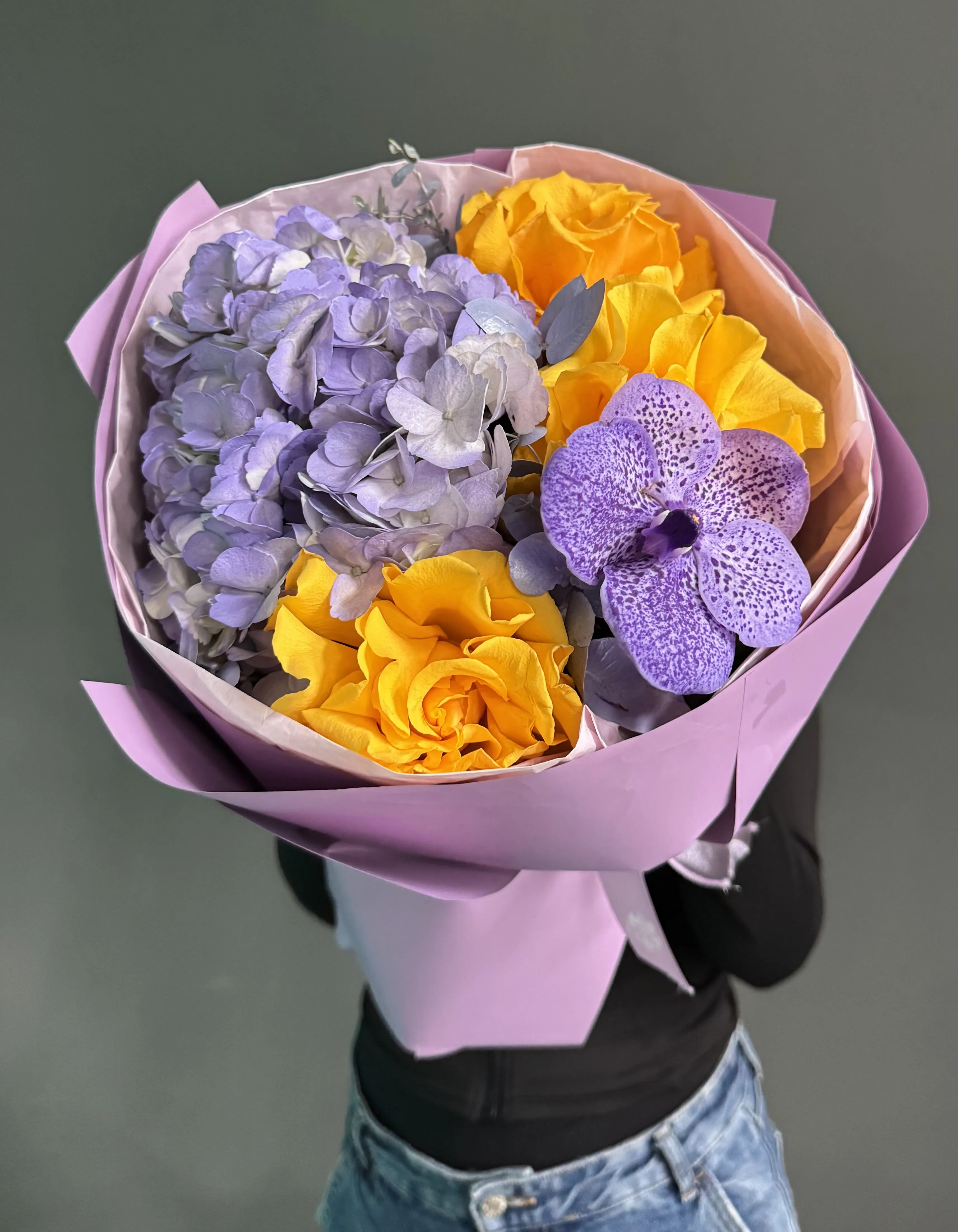 Hidrangea, Gül və Vanda Orxideyası Buketi