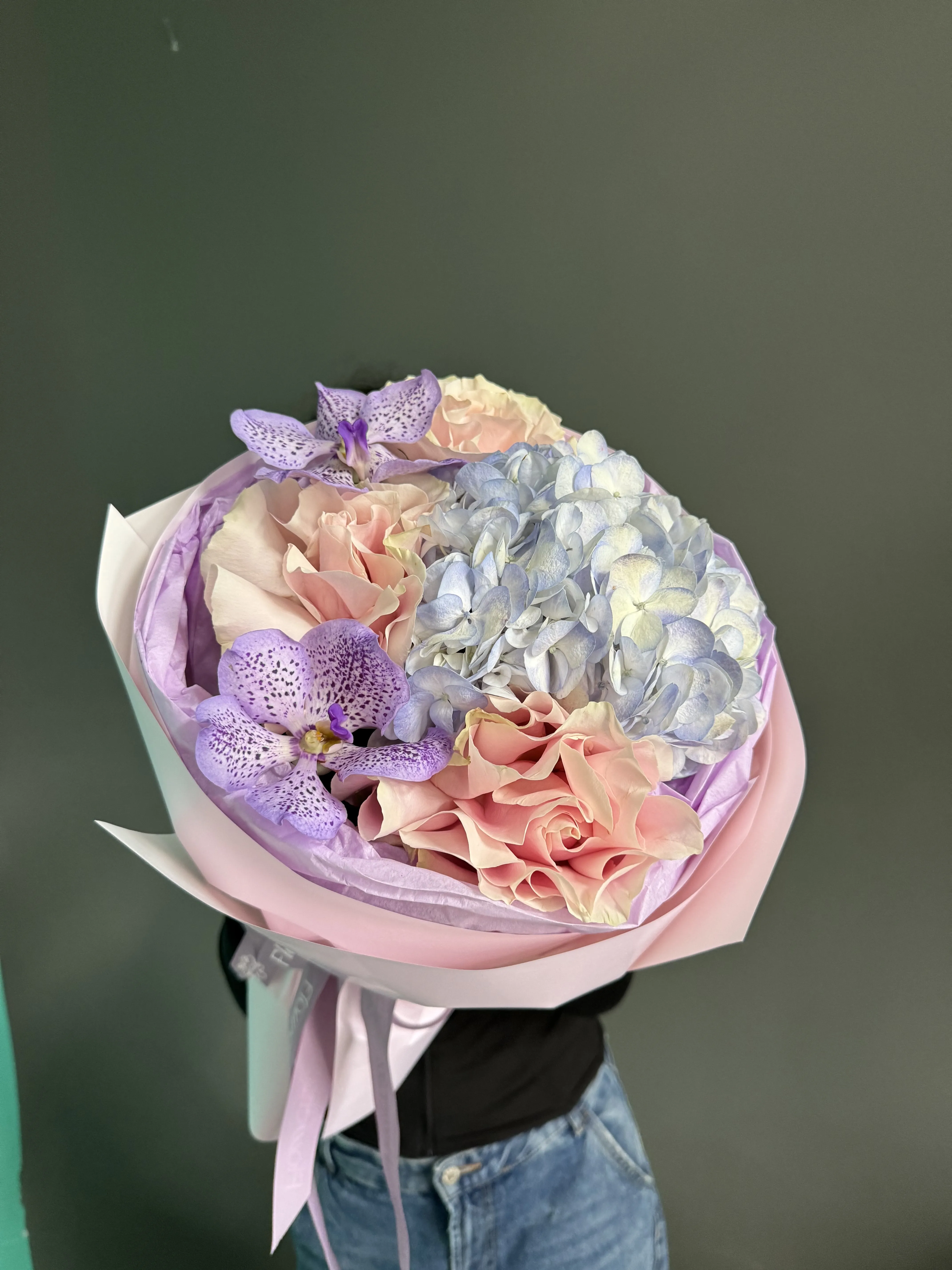 Hidrangea, Gül və Vanda Orxideyası Buketi 1