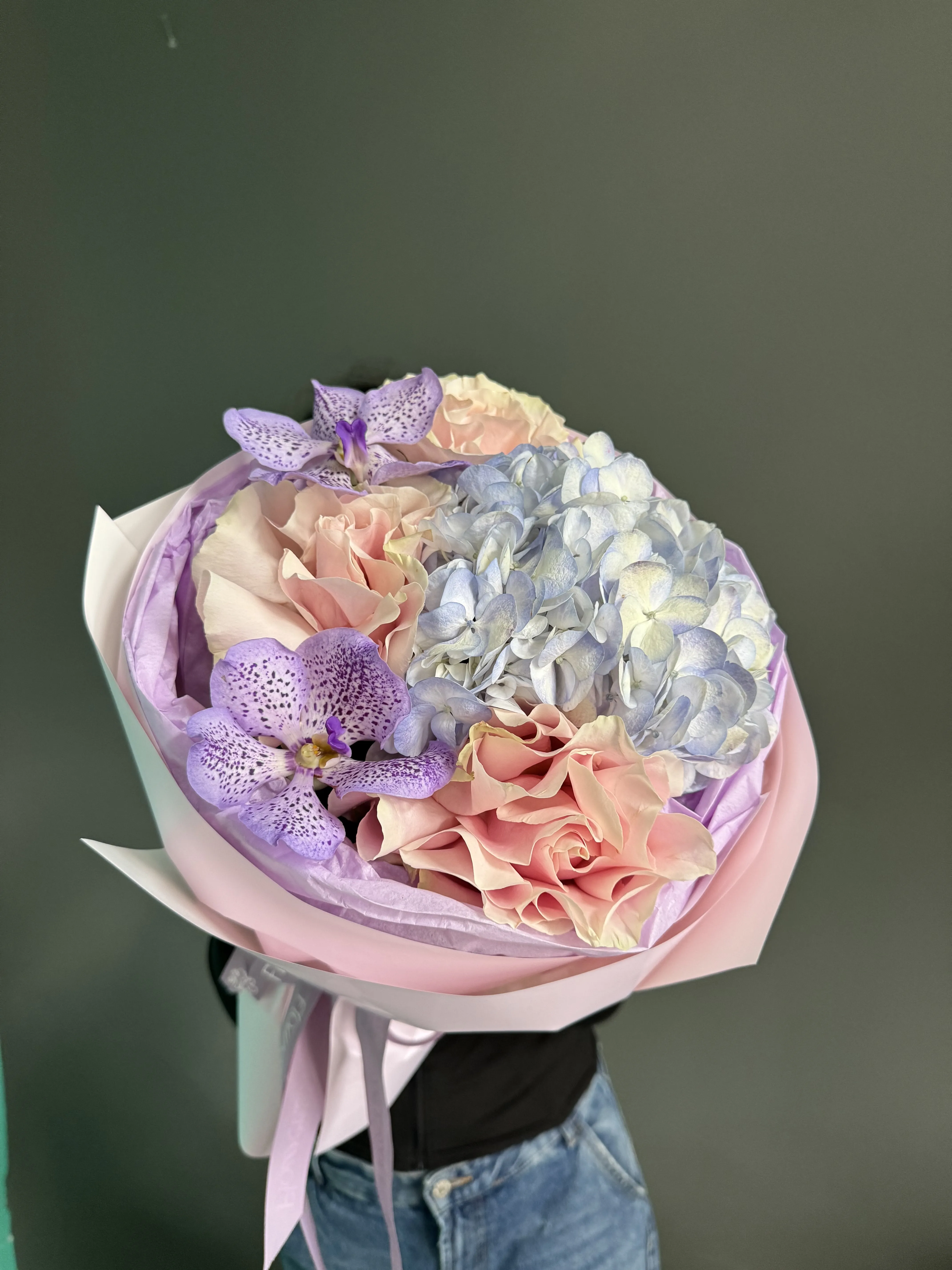 Hidrangea, Gül və Vanda Orxideyası Buketi 1