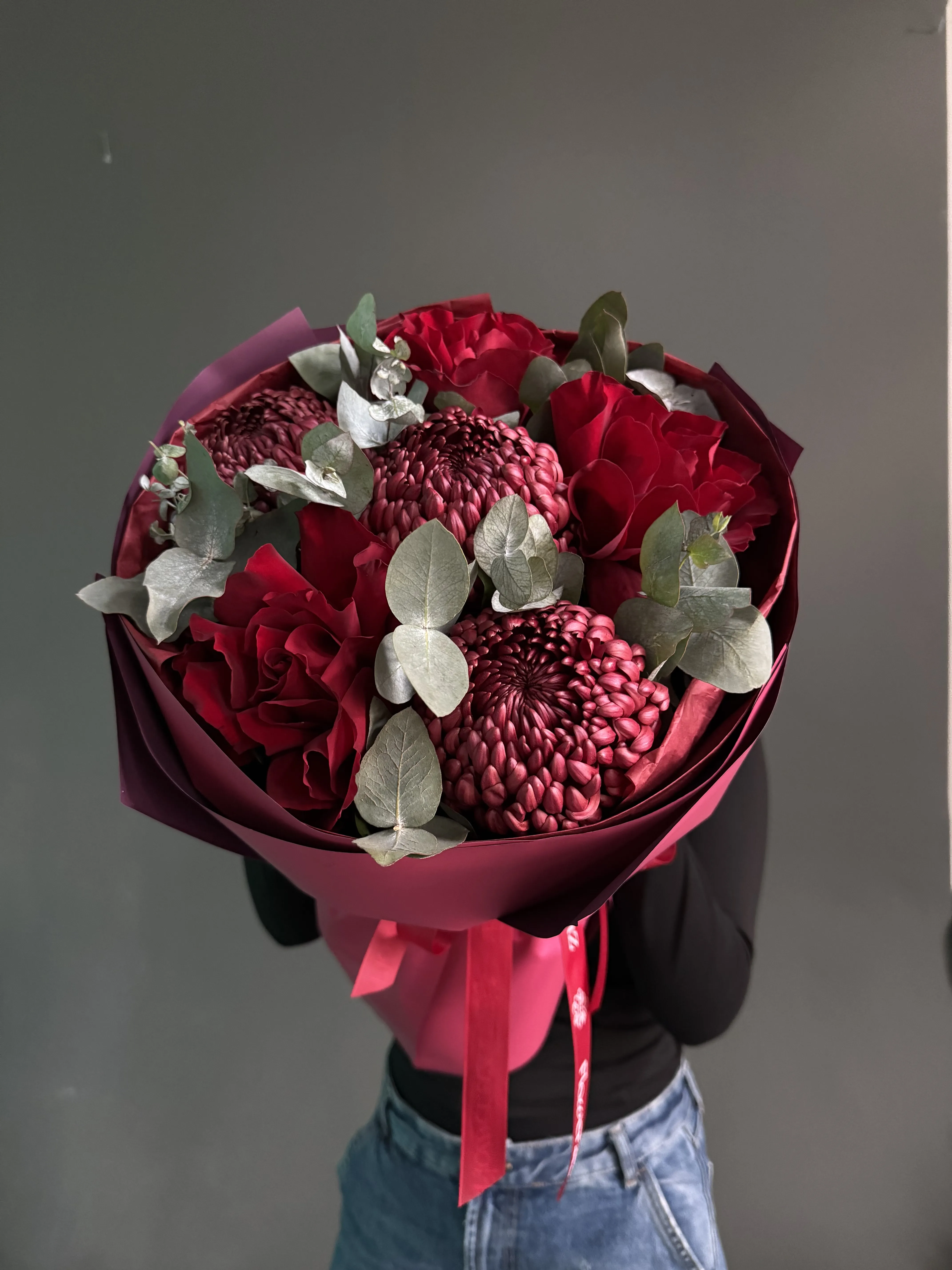 Bordo Zəriflik — Xrizantema & Qızılgül Buketi