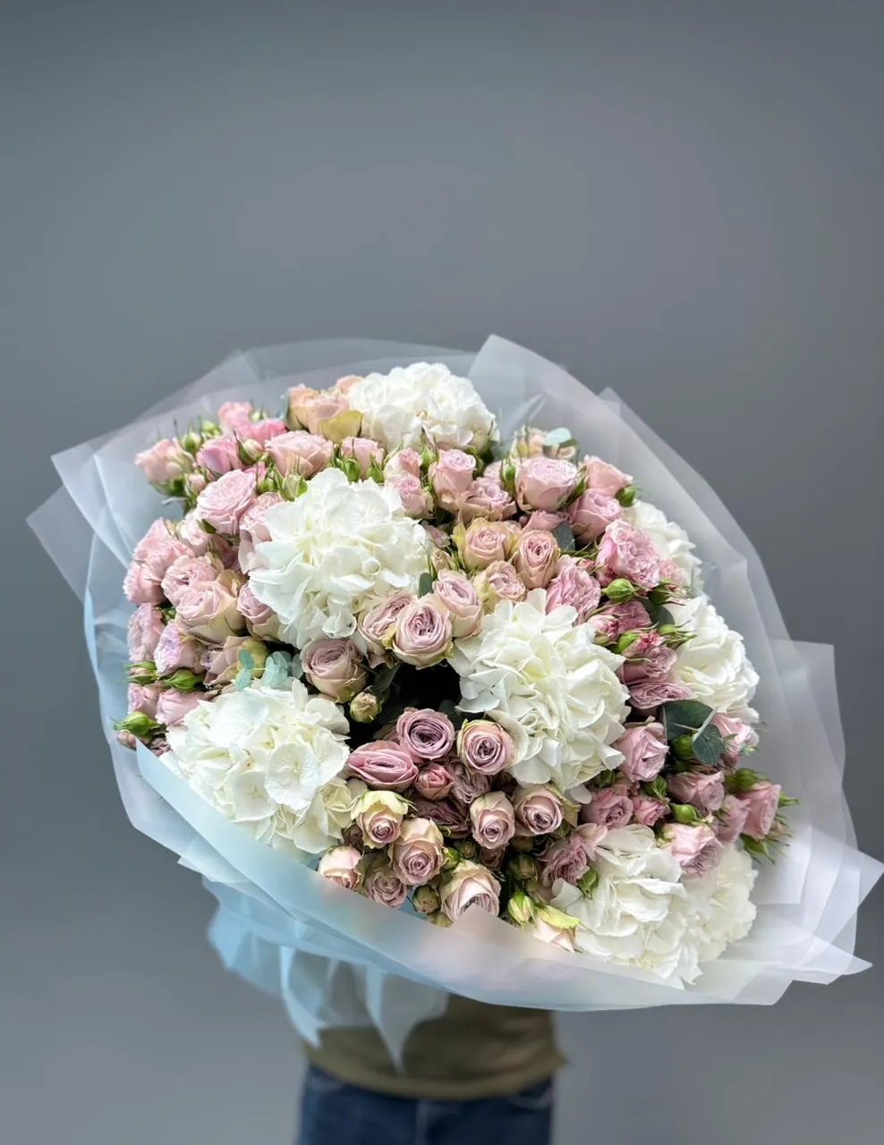 Pastel Harmony – Pudra və Ağın Uyumu